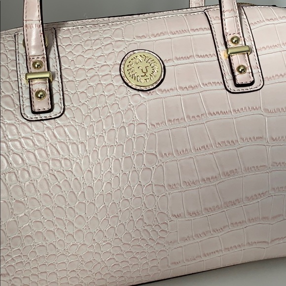 Anne Klein purse. - Picture 3 of 6